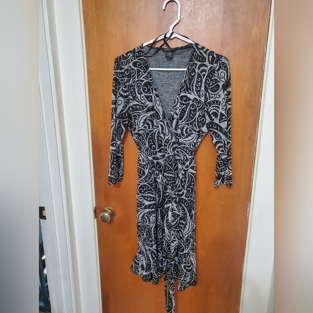 Glamour faux wrap dress
